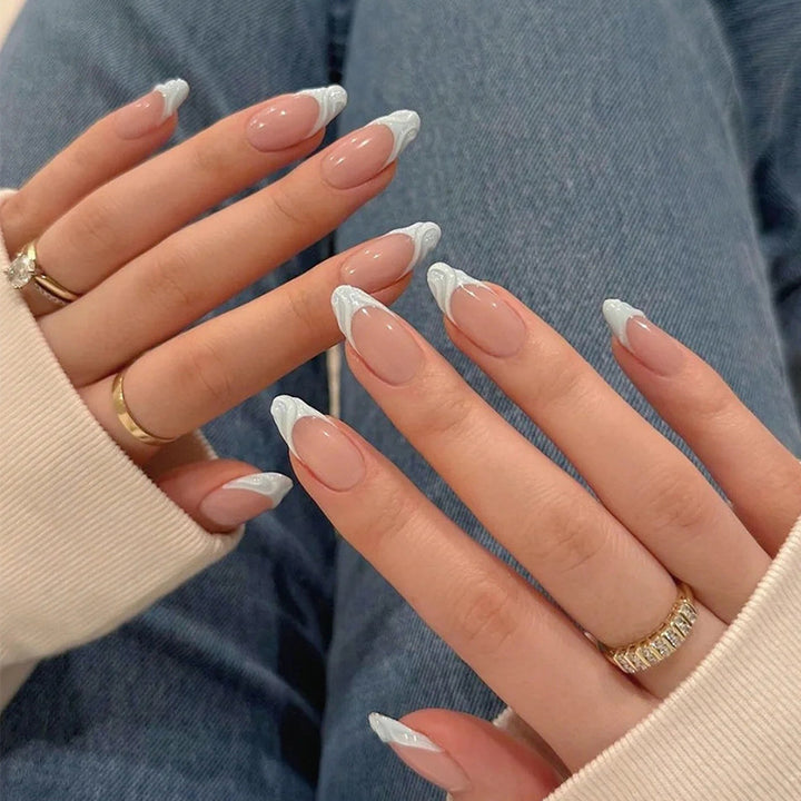 Artistic Press-On Nail Set with Elegant Swirl Design Stornfield