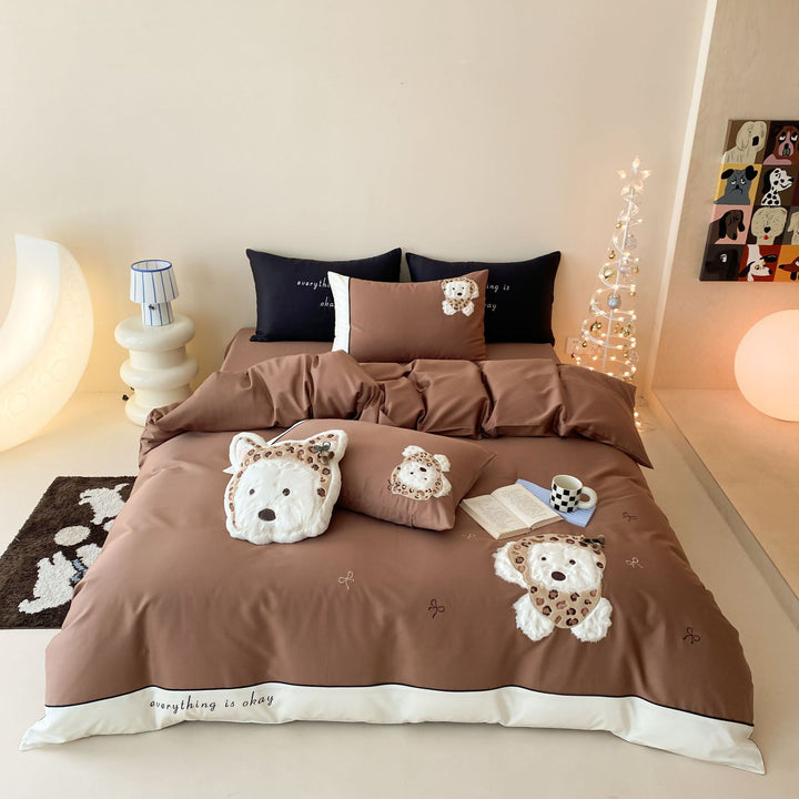 Plush Appliqué Duvet Cover Bedding Set with Decorative Bear Cushion