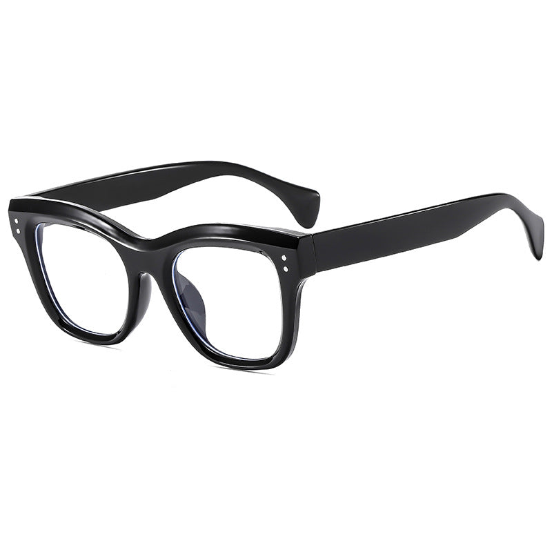 Ladies retro-inspired sunglasses with protective UV light filter Stornfield