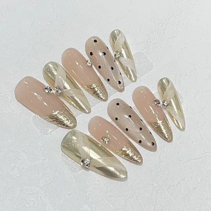Luxury Press-On Nail Art Set with Elegant Metallic Accents Stornfield