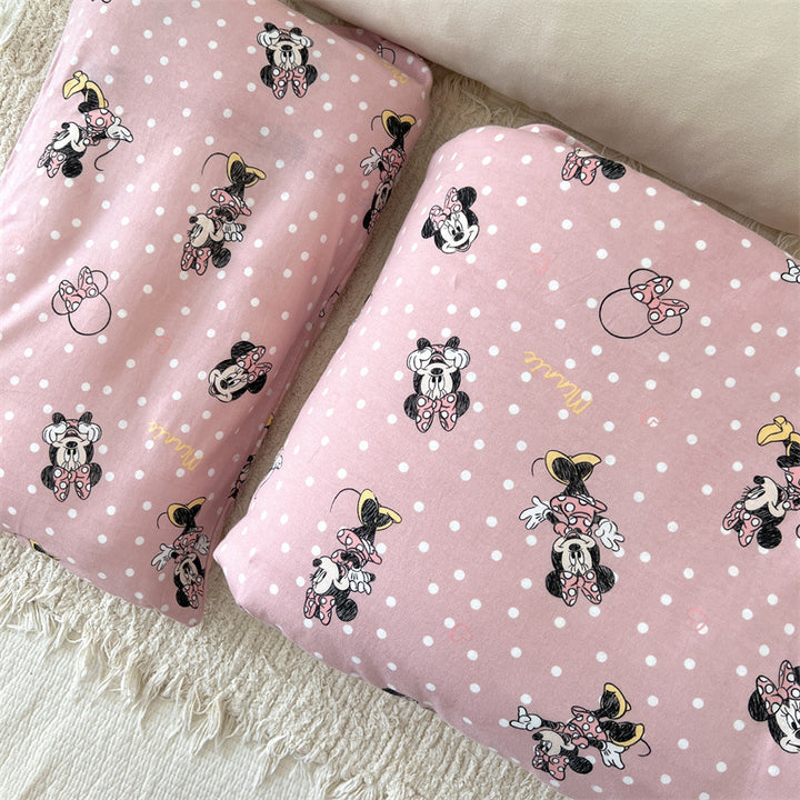Unisex cotton pillowcase with cheerful bear design Stornfield