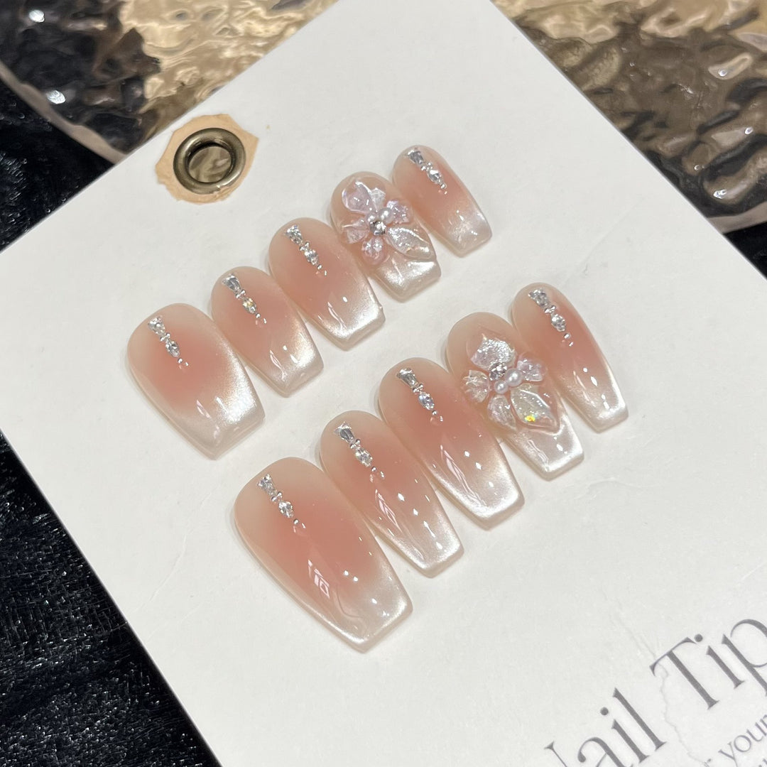 Artificial Nail Set with Romantic Design Stornfield