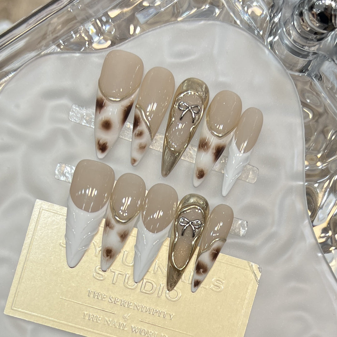Decorative Stiletto Press-On Nail Art Set with Unique Design Elements Stornfield