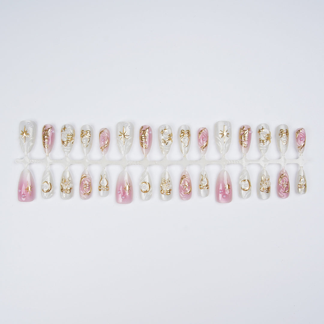 Artificial nail set with filigree golden accents Stornfield