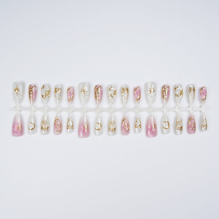 Artificial nail set with filigree golden accents Stornfield