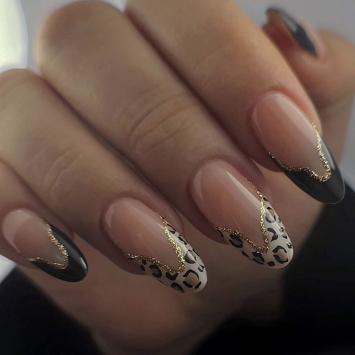 Artificial nail set with glamorous leopard design Stornfield