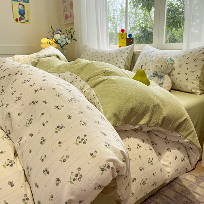 Lightweight Decorative Bedding Set