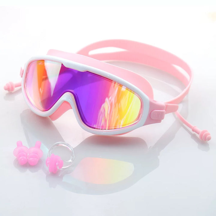 Snorkel mask with comprehensive field of view and comfortable silicone details Stornfield