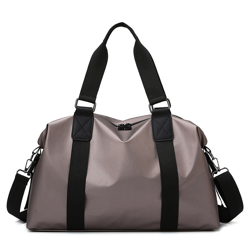 Sporty travel bag with water-repellent properties and ergonomic carrying handles Stornfield
