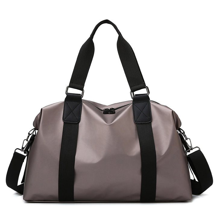 Sporty travel bag with water-repellent properties and ergonomic carrying handles Stornfield