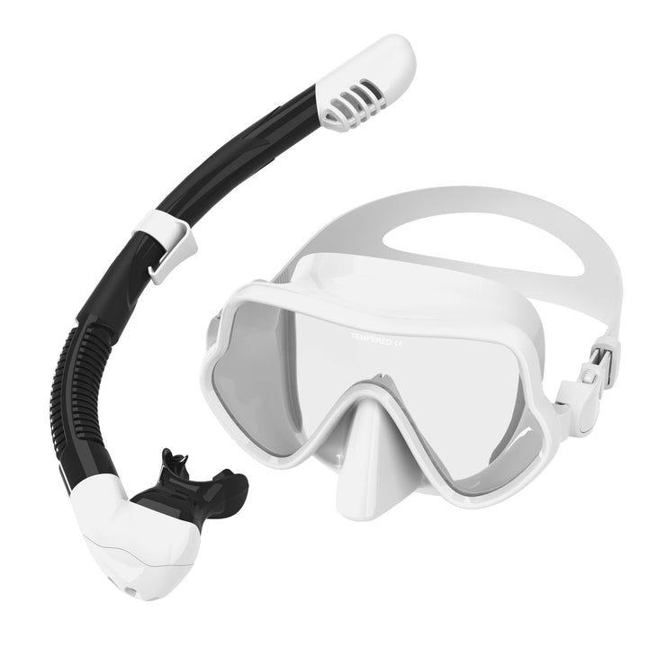 Ergonomic diving mask with flexible breathing tube Stornfield