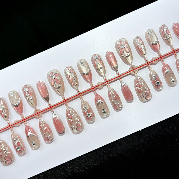 Elegant Floral Press-On Nail Set 1790745273