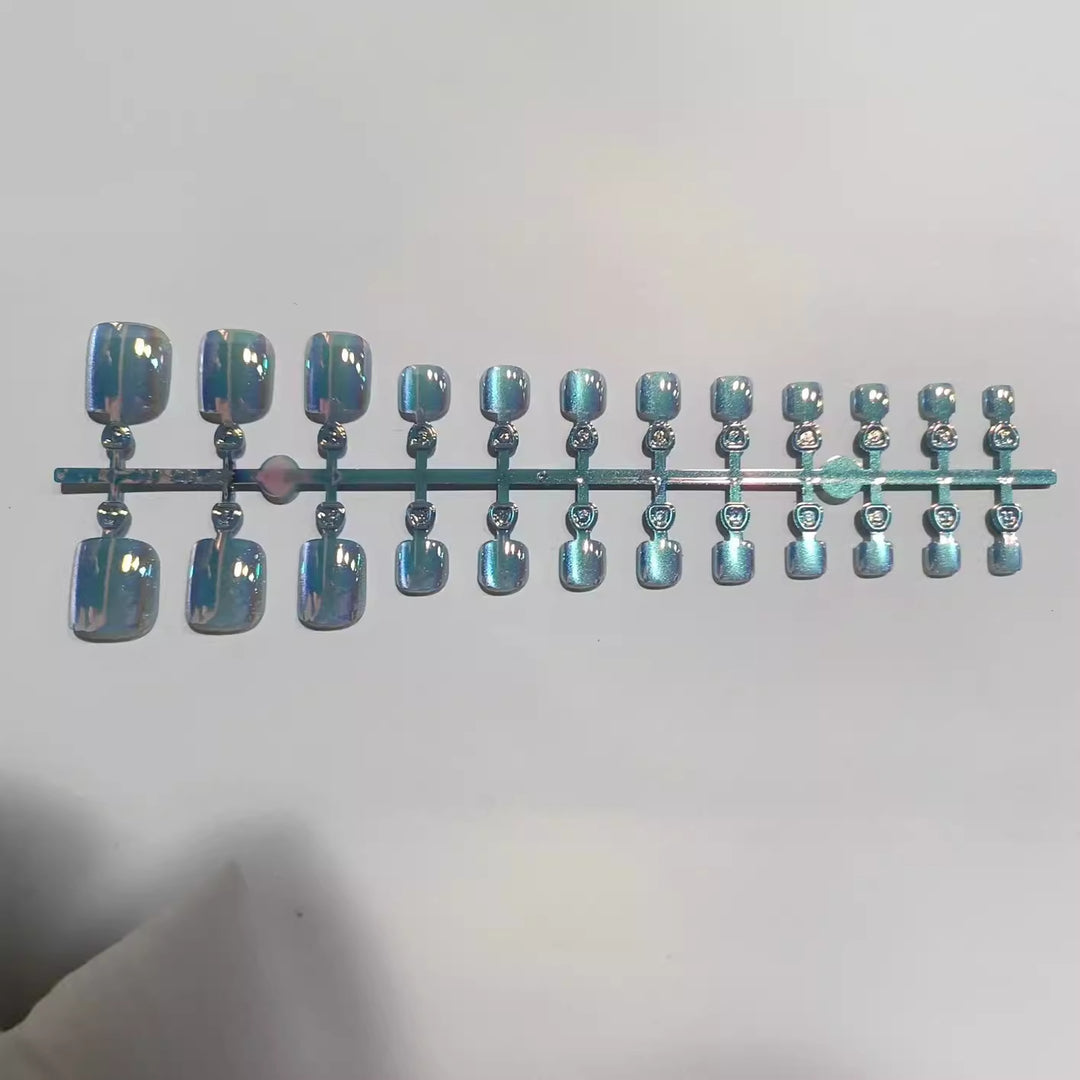 Artistic Press-On Nail Set with Iridescent Finish Stornfield