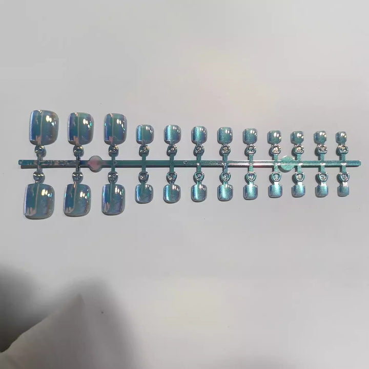 Artistic Press-On Nail Set with Iridescent Finish Stornfield