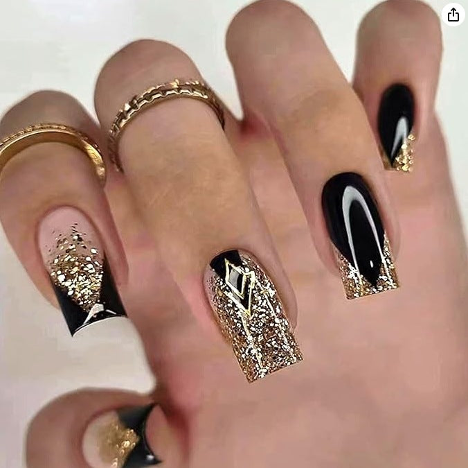 Elegant Press-On Nail Art Set with Geometric Design Stornfield