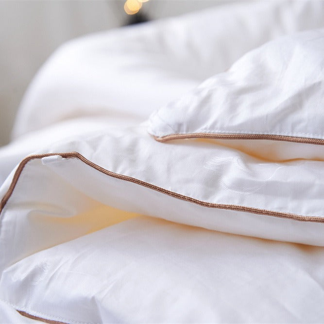 Lightweight Hypoallergenic Down-Alternative Comforter with Circular Quilted Pattern
