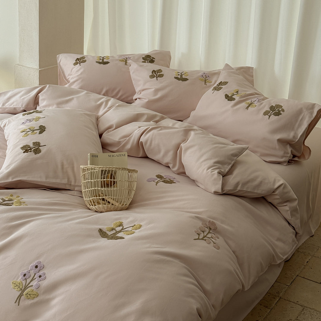 Botanical Appliqué Cotton Sateen Duvet Cover Ensemble with Hidden Zipper and Deep-Pocket Pillow Shams
