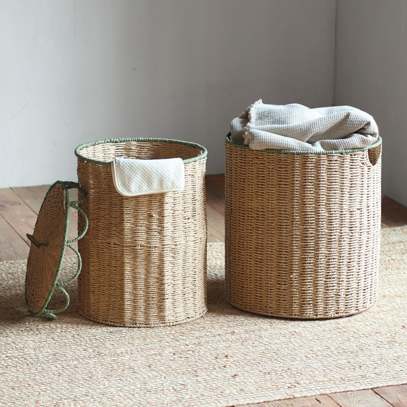Rustic laundry basket with lid Stornfield