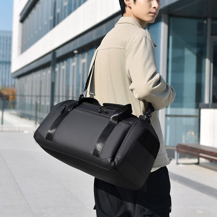 Everyday travel bag with spacious main compartment and innovative organization Stornfield