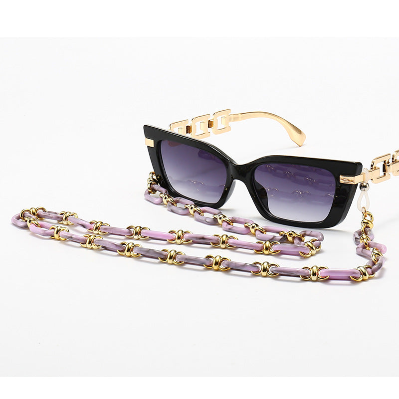 Fashion Cat-Eye Sunglasses with Elegant Chain Stornfield
