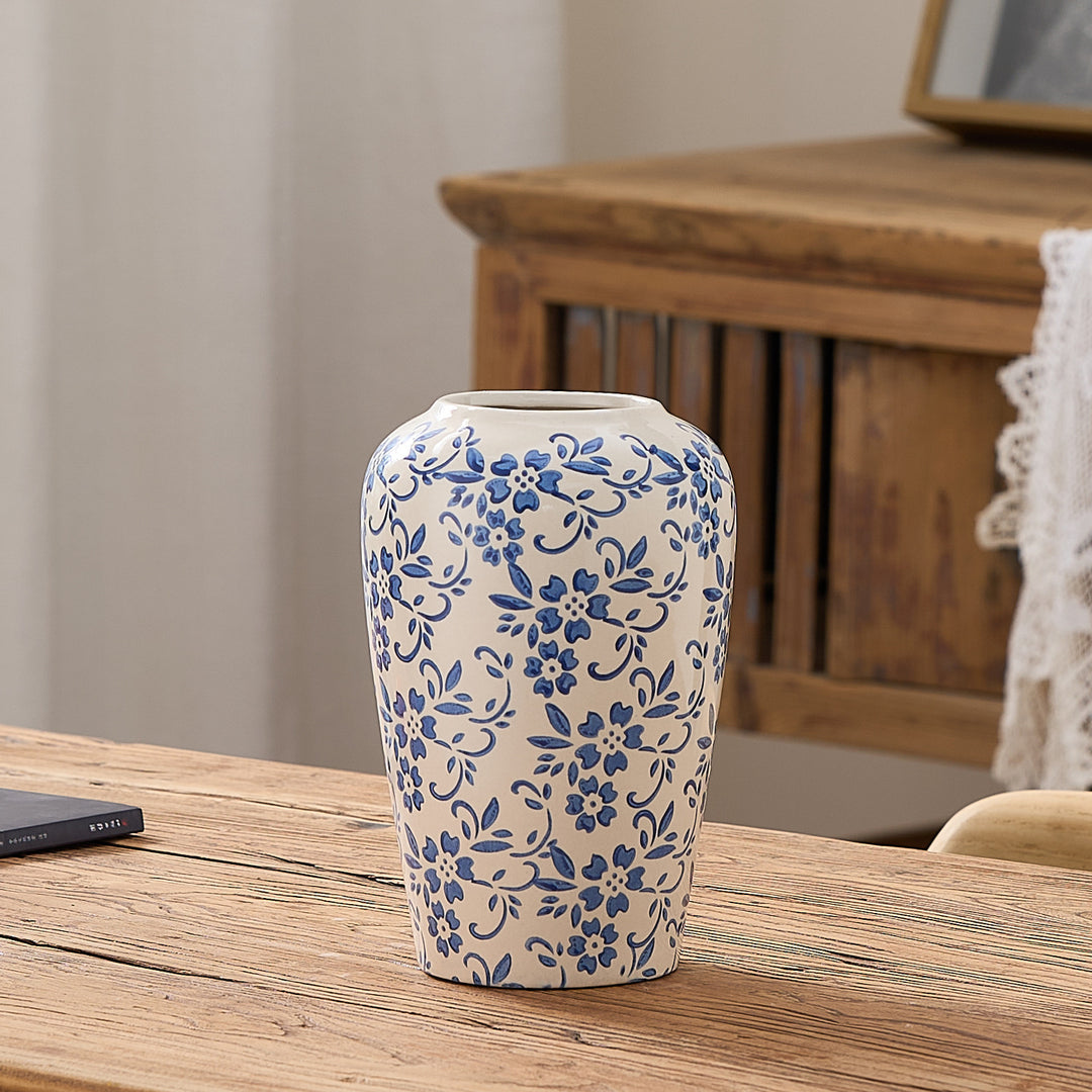 Elegant ceramic vase in floral pattern Stornfield
