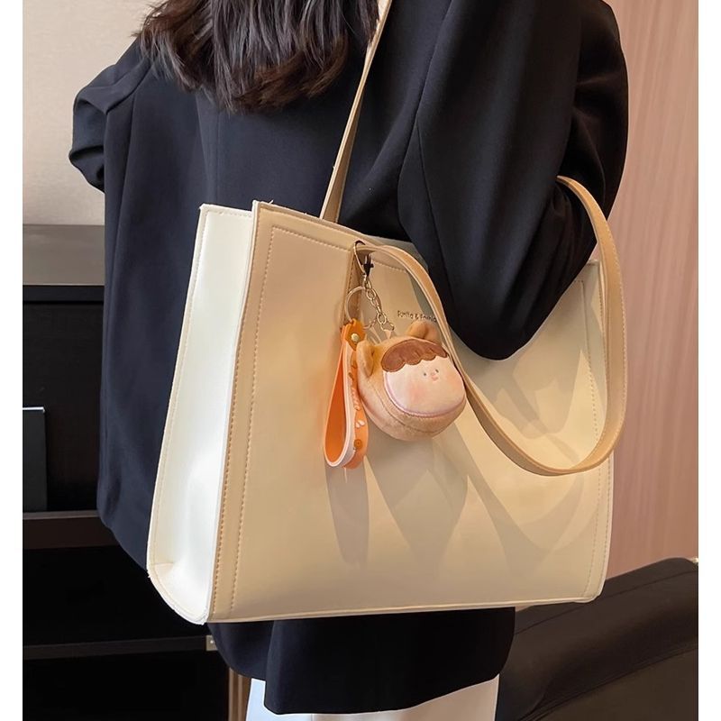 Minimalist Leather Tote Bag Stornfield