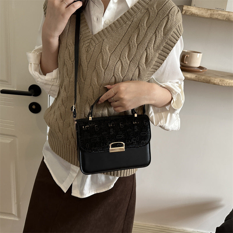 Vintage-Inspired Elegant Shoulder Bag