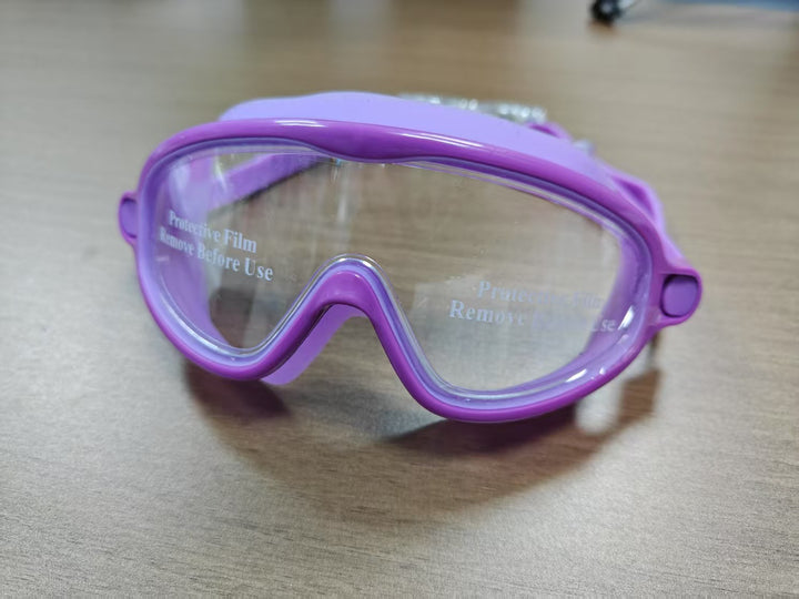 Swimming mask with wide field of vision and UV protection Stornfield