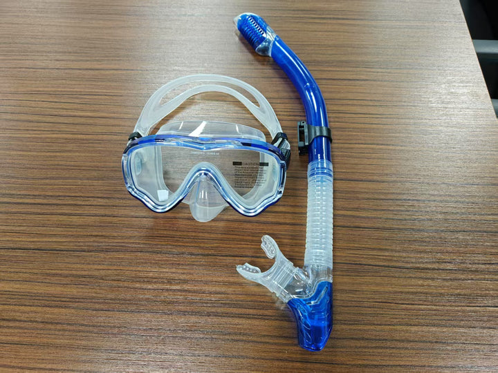 Diving mask with anti-fog technology and wide field of vision Stornfield