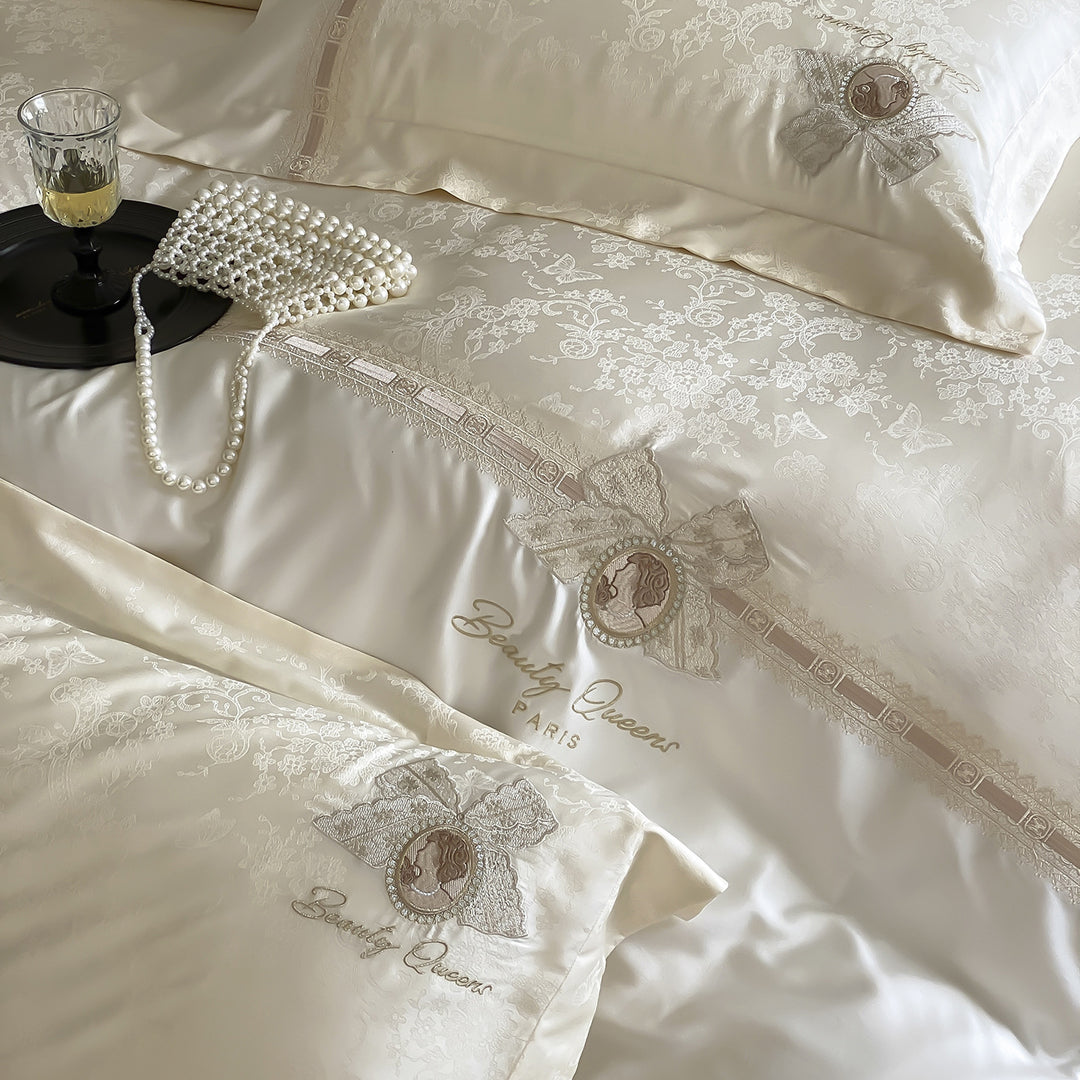 Embroidered Silk-Effect Jacquard Duvet Cover Set with Satin Border & Decorative Medallion