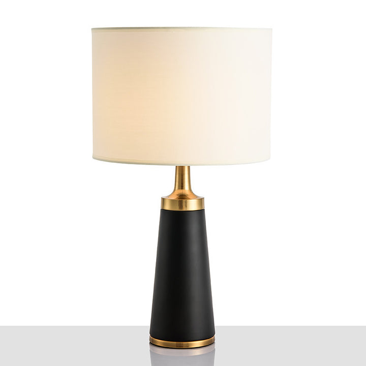 Elegant Modern Table Lamp with Geometric Base