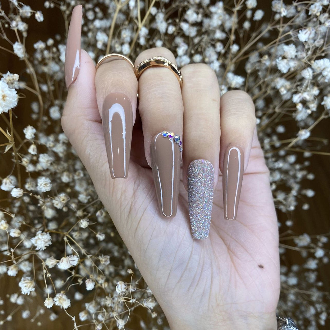 Glamorous Stiletto Press-On Nail Set with Rhinestone Accents
