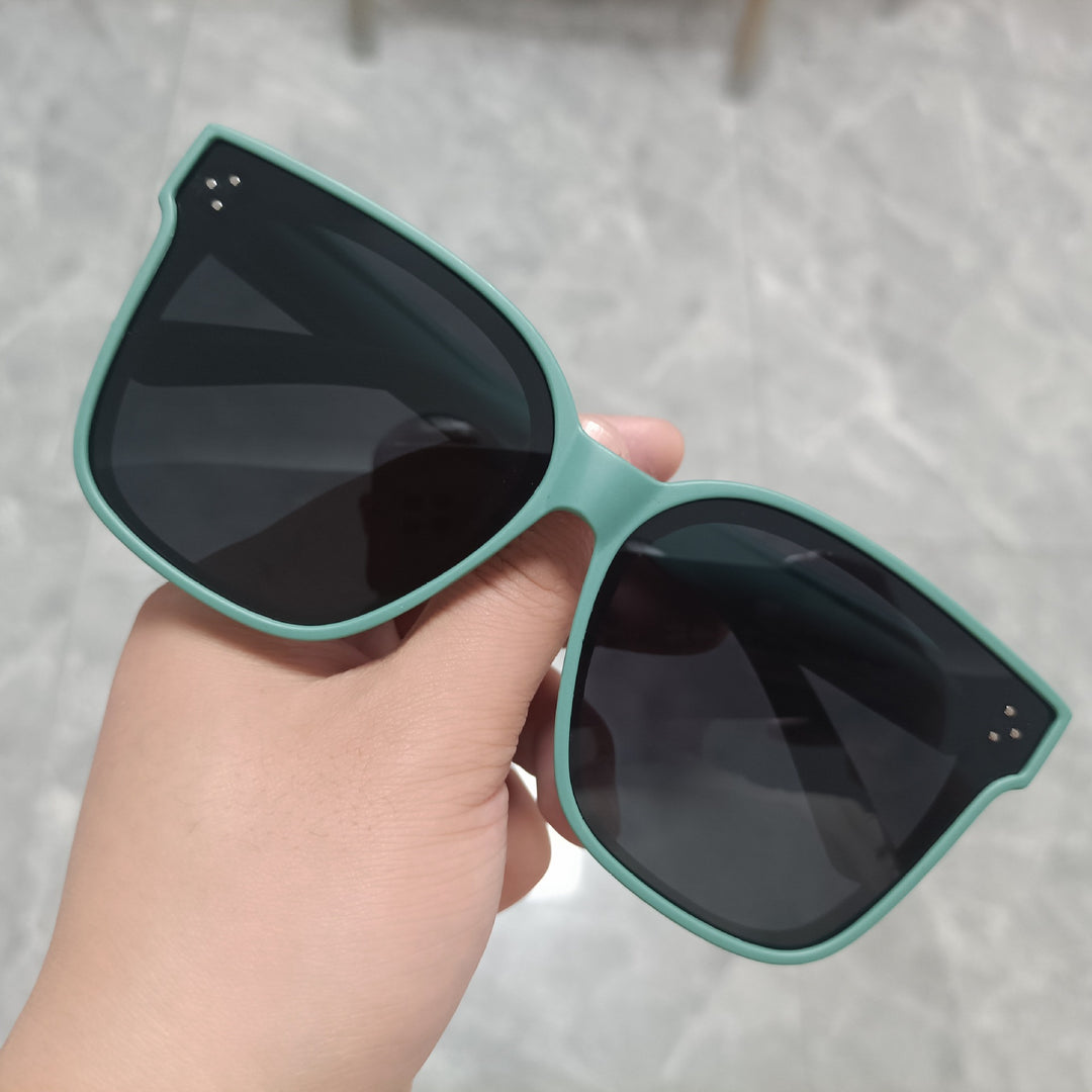 Ladies Oversized Sunglasses in Modern Design Stornfield