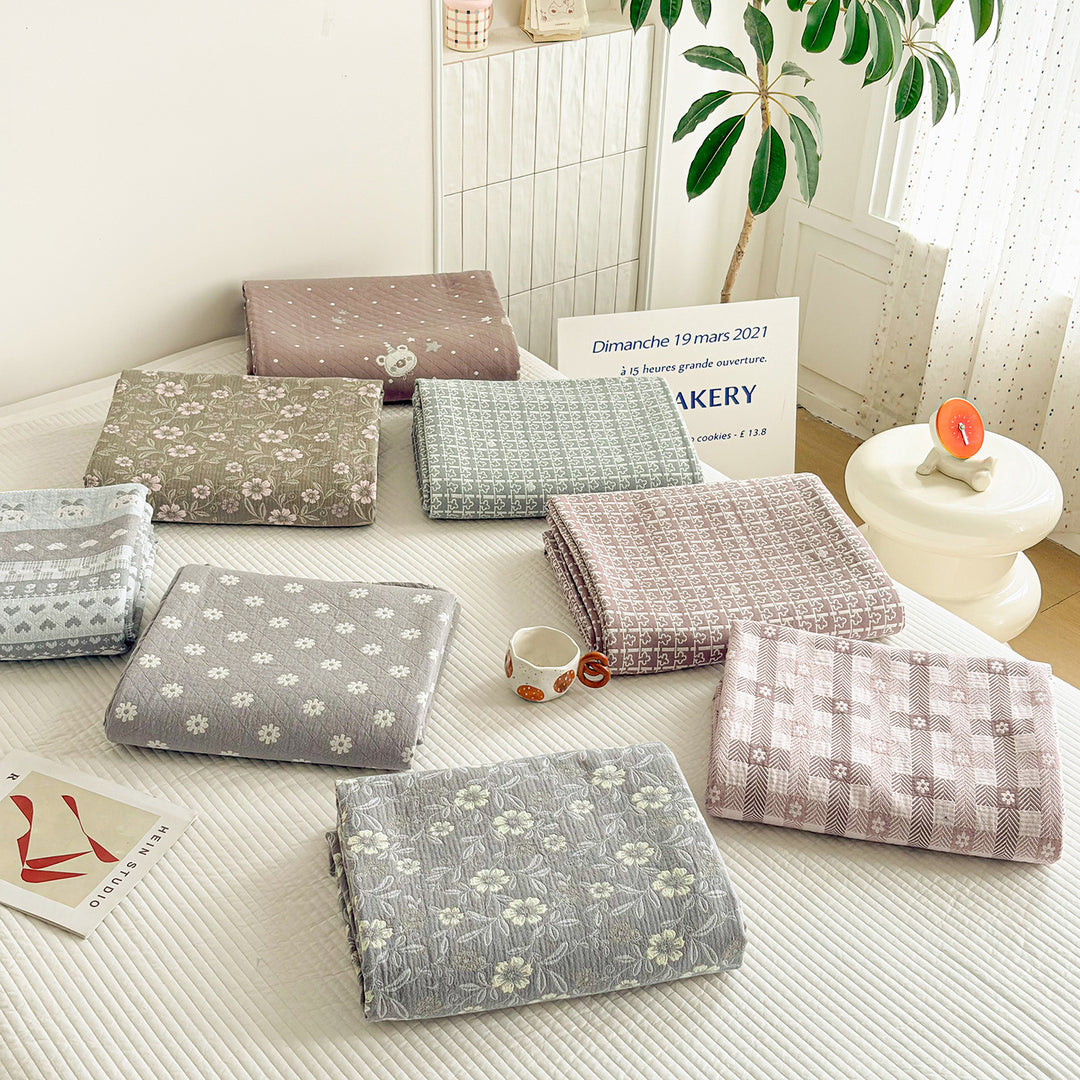 Reversible Quilted Floral Bedspread Set