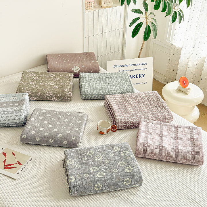 Reversible Quilted Floral Bedspread Set