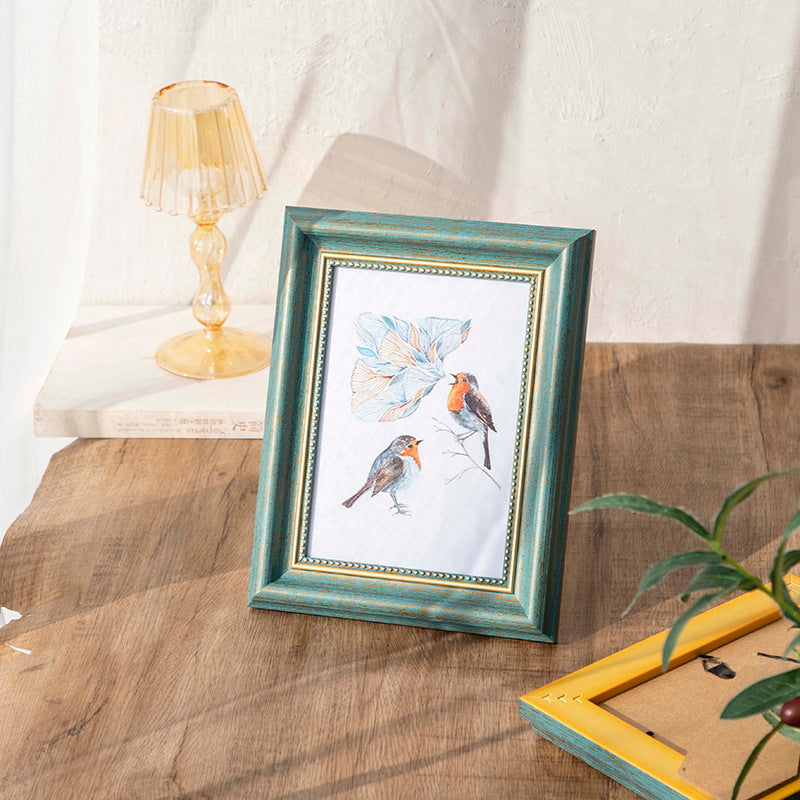 Vintage-Inspired Ornate Photo Frame