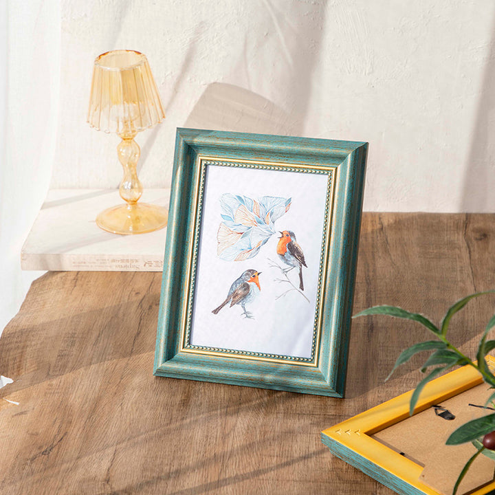 Vintage-Inspired Ornate Photo Frame