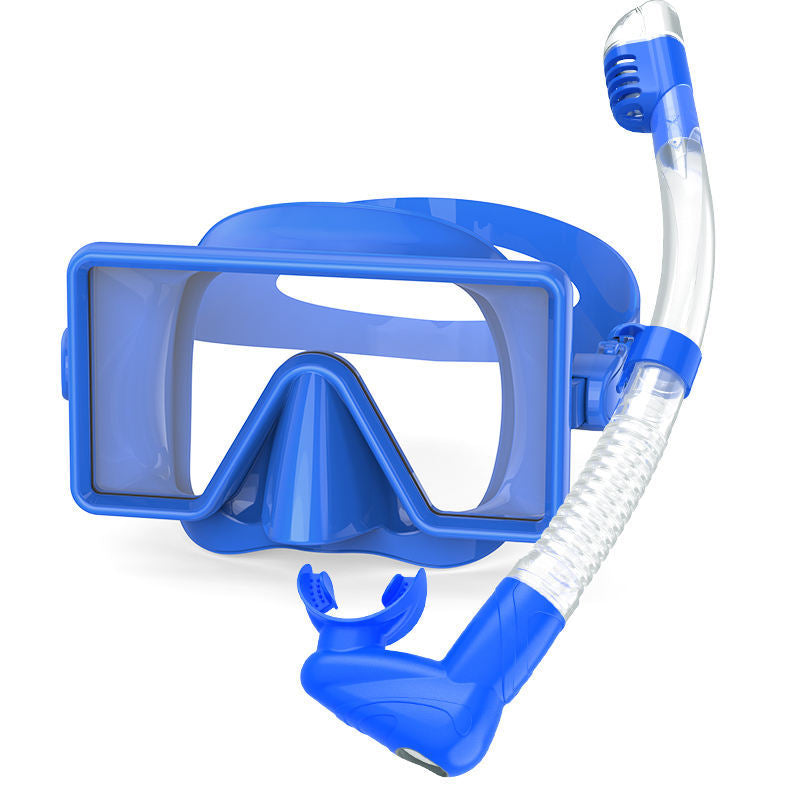 Swimming and diving mask with innovative field of vision and ergonomic design Stornfield
