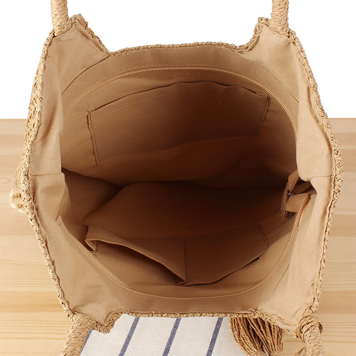 Elegant straw bag with practical tassels Stornfield