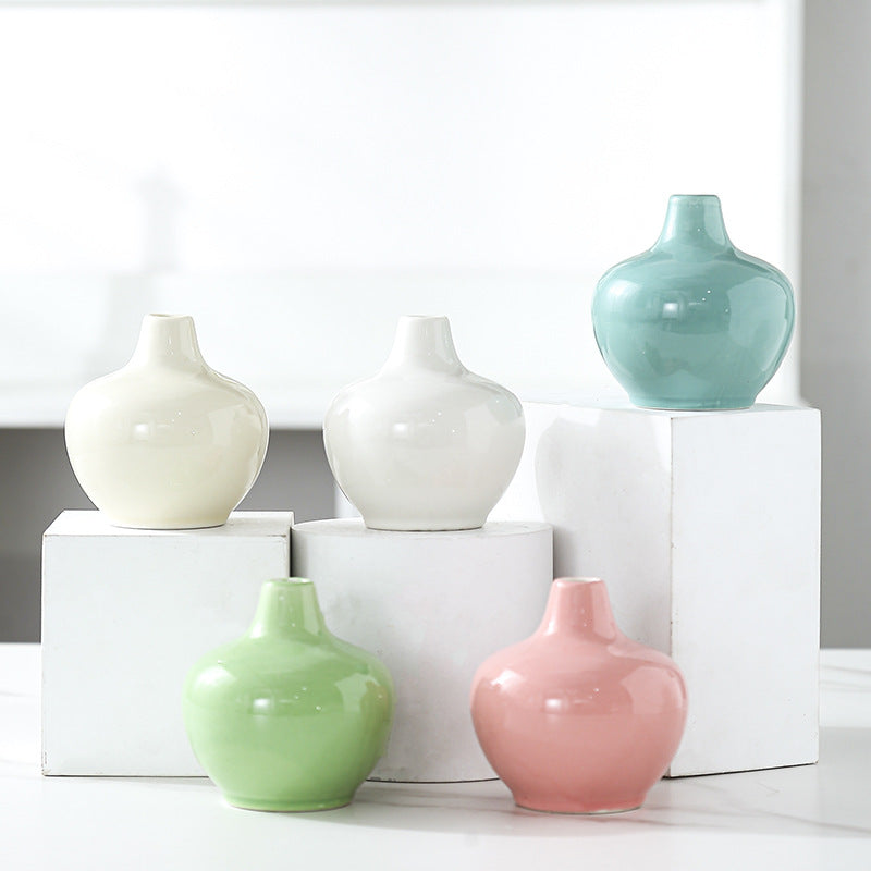 Elegant Ceramic Flower Bud Vase Stornfeild