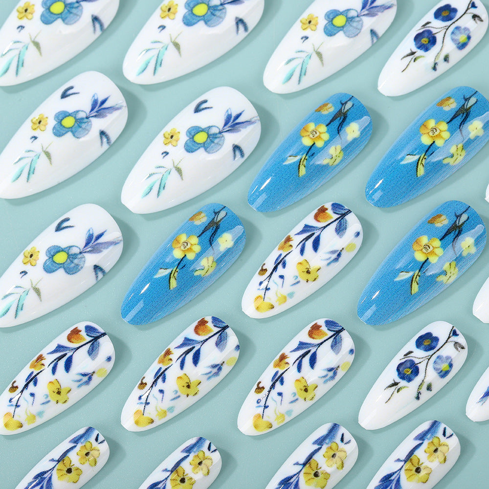 Artificial nails with floral patterns Stornfield