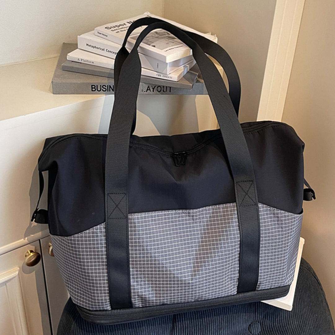 Multifunctional sports and travel bag with innovative compartment arrangement Stornfield