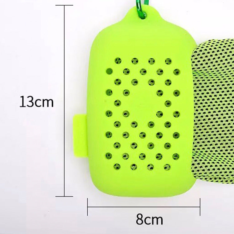 Women Portable Silicone Case with Integrated Cleaning Cloth Stornfield