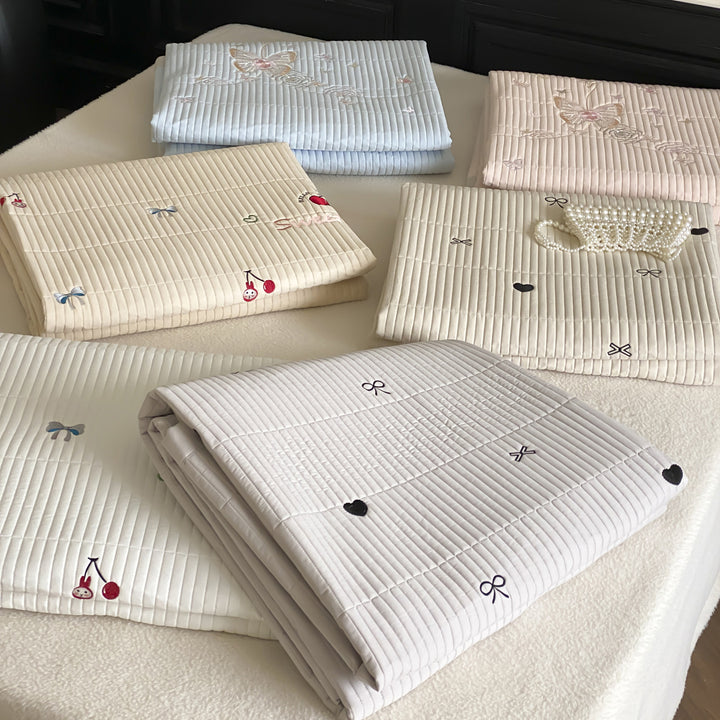 Quilted Lightweight Bedspread Set with Subtle Channel Stitching & Embroidered Mini Motifs