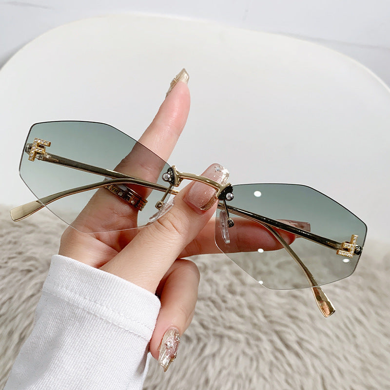 Women's designer sunglasses with innovative hexagonal frame Stornfield