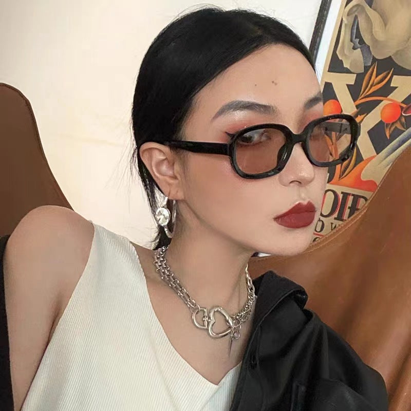 Women's stylish sunglasses in modern oval design Stornfield