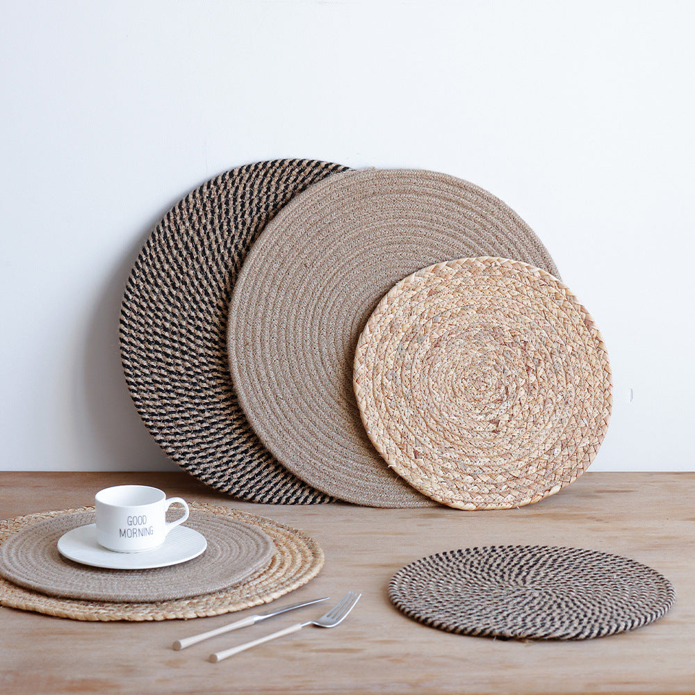 Round carpet made of braided jute with spiral structure and flat weaving Stornfield