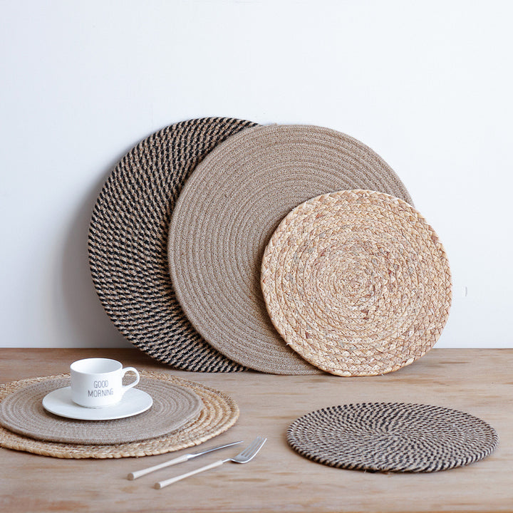 Round carpet made of braided jute with spiral structure and flat weaving Stornfield