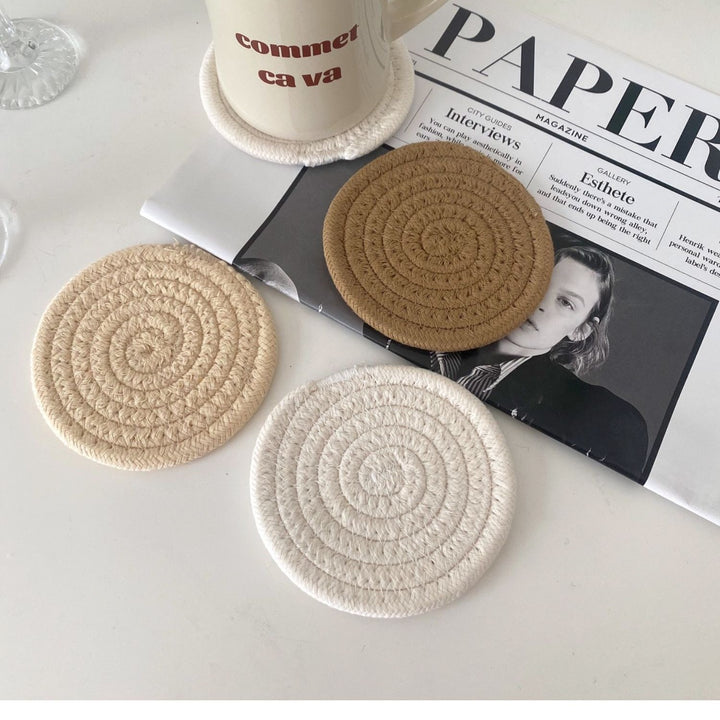 Ladies round placemats made of high-quality natural material Stornfield