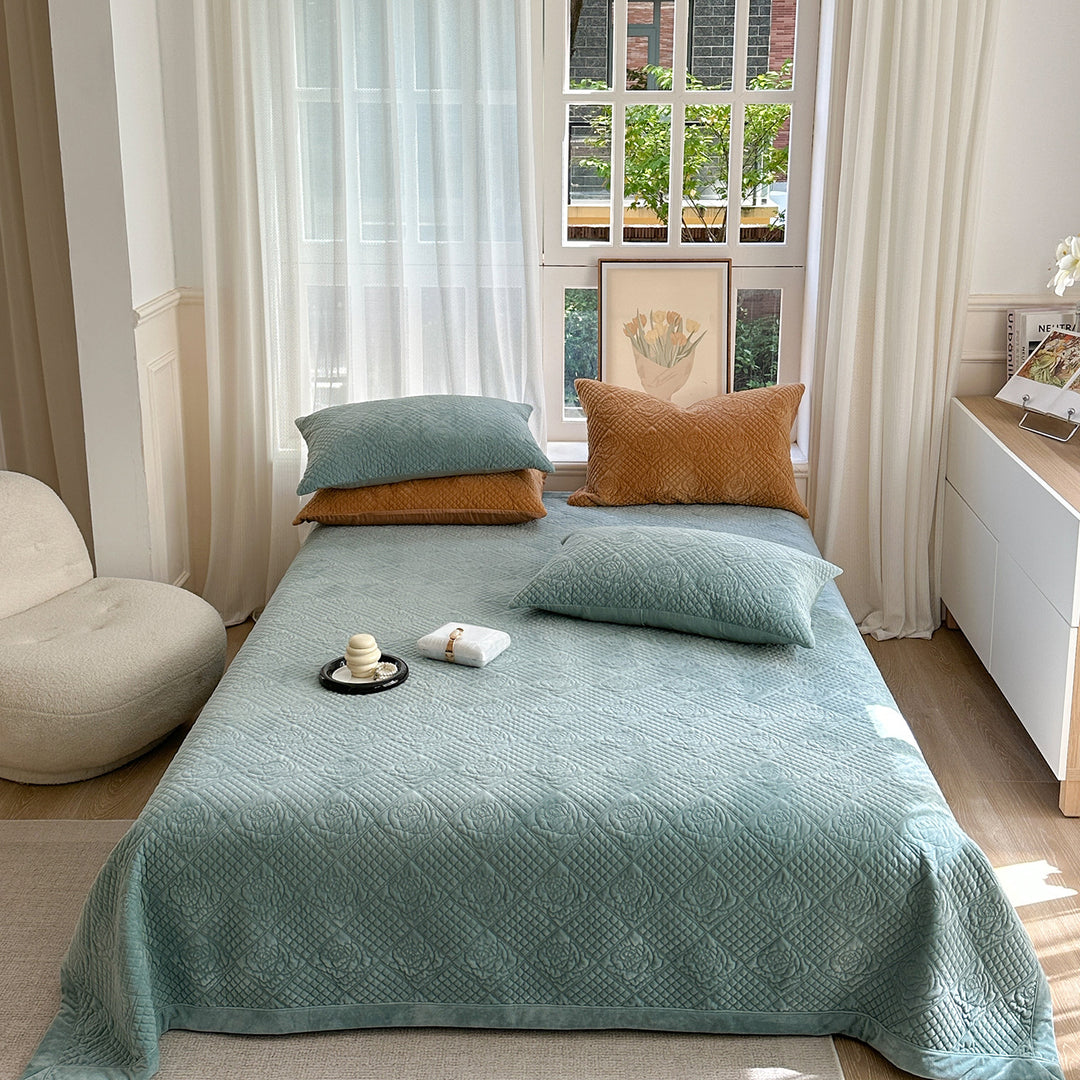 Quilted Velvet-Texture Bedspread and Pillow Sham Set